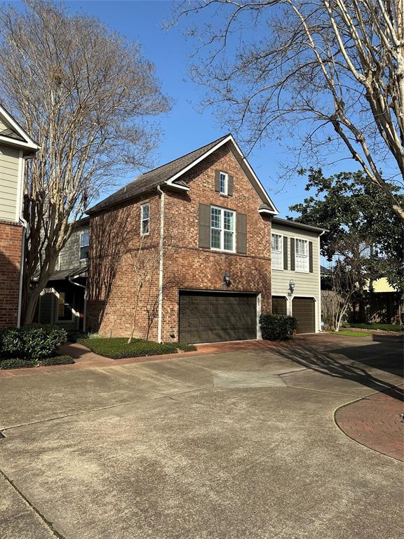 Building Photo - 2710 N Sabine St