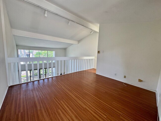 Building Photo - Large and Modern tri-level townhouse in Westwood minutes from Beverly Hills and UCLA