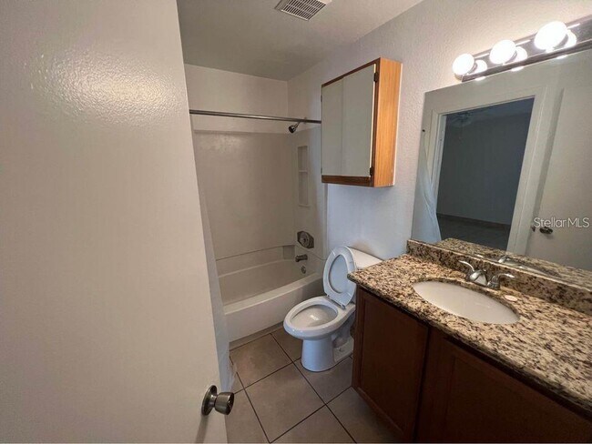 Building Photo - 976 Leeward Pl