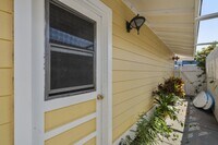 Building Photo - 187 Kamakoi Loop