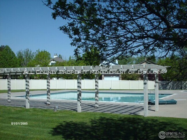 Building Photo - 842 St Andrews Ln