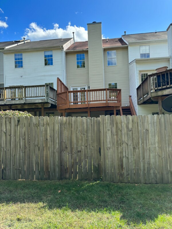 Building Photo - 108 Dundee Pl