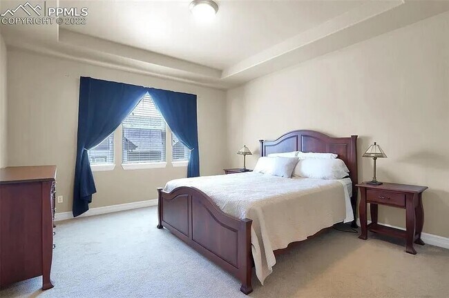 Building Photo - Beautiful 2 bedroom townhouse near Pine Creek!