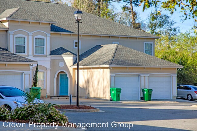 Building Photo - 1716 Spring Hill Pl