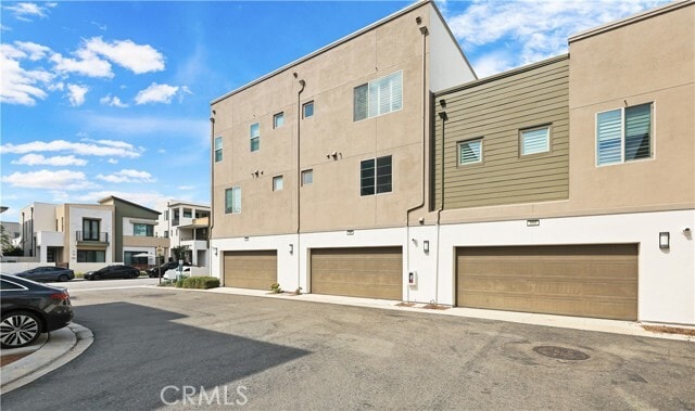 Building Photo - 166 Novel