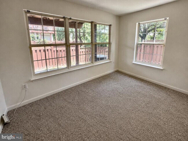 Building Photo - 8646 Royal Worcester Ln