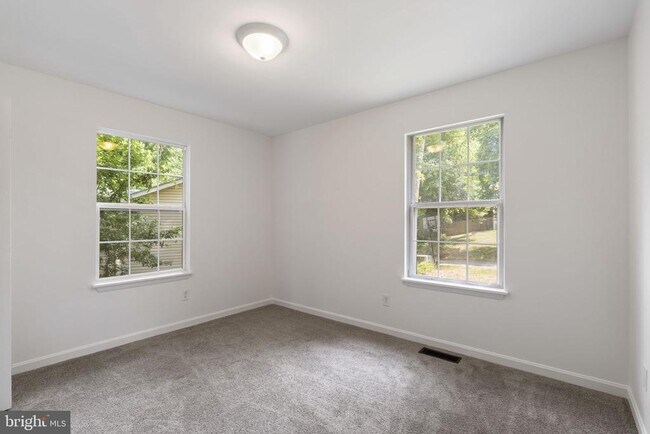 Building Photo - 11204 Sitting Bull Cir