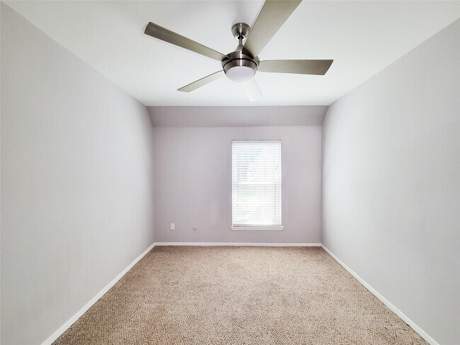 Building Photo - 13168 Trail Hollow Dr