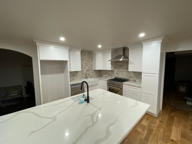 Building Photo - 720 Oakwood Ave