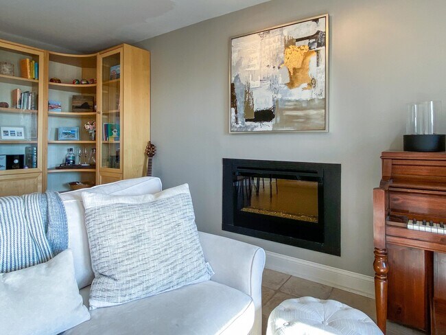 Building Photo - 601 N Segoe Rd