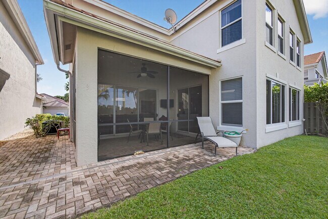 Building Photo - 8400 Heritage Club Dr