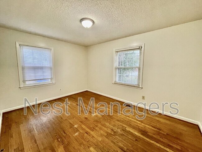 Building Photo - 3533 Furman Dr
