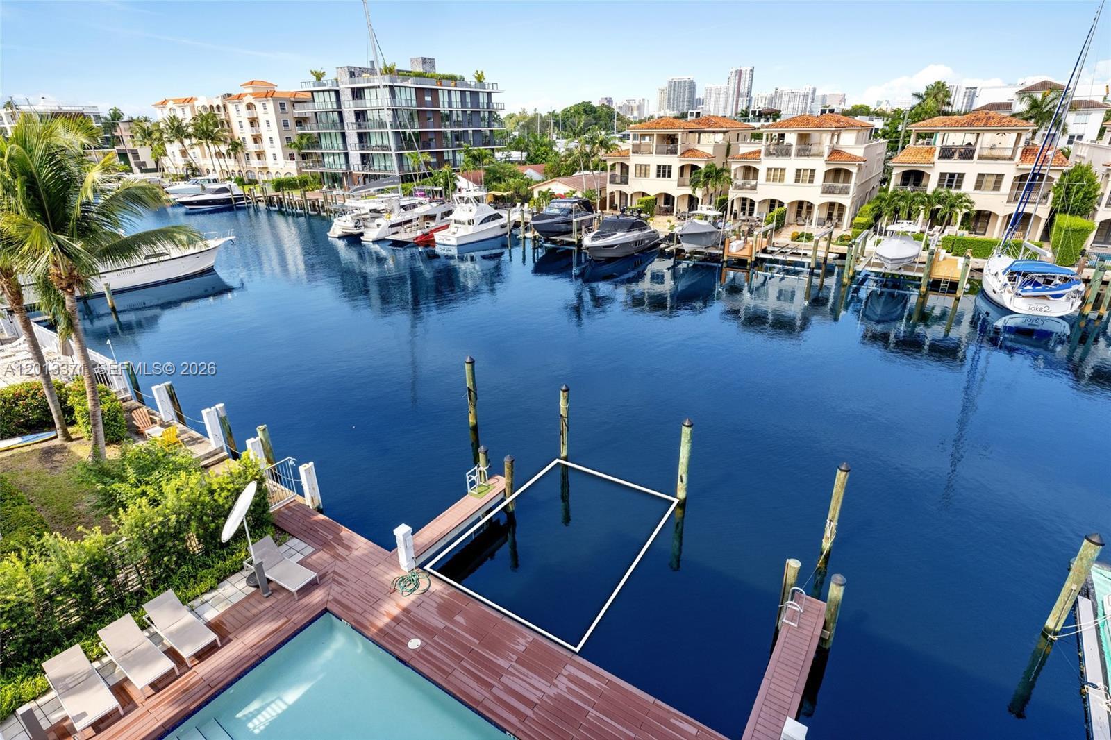 Building Photo - 133 Isle of Venice Dr