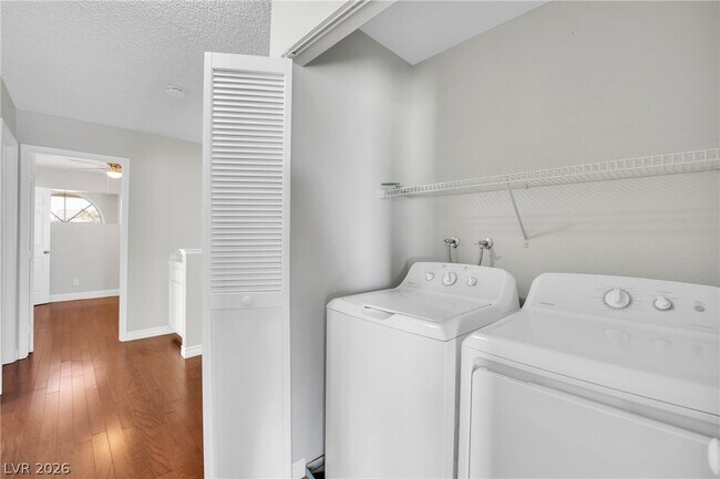 Building Photo - 8136 Spur Ct