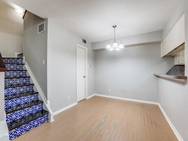 Building Photo - 2 Bedroom Townhome by SMU with a Pool!