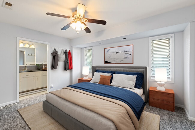 Building Photo - 22 E Hawthorne St