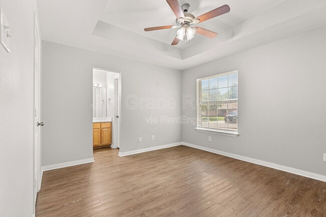 Building Photo - 10217 Hyacinth Ln