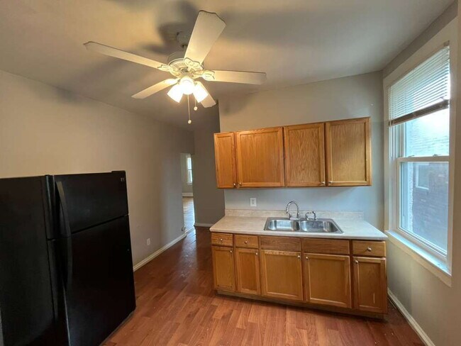 Building Photo - "Charming 2-Bedroom Retreat with Wood Floors with Basement!"