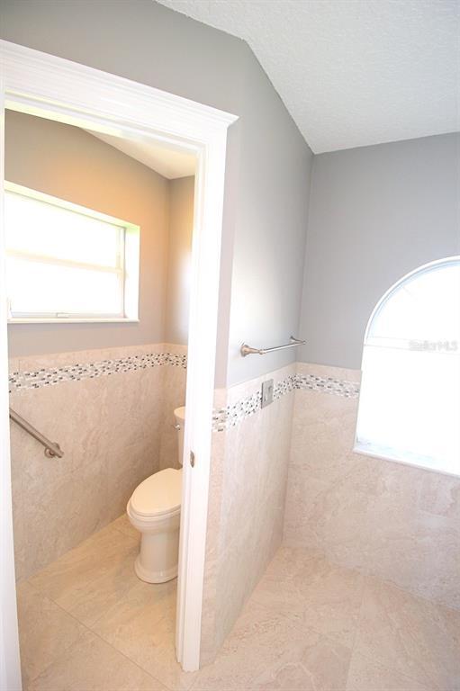 Building Photo - 20 Clarendon Ct N