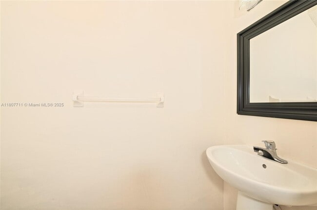 Building Photo - 69 Simonton Cir