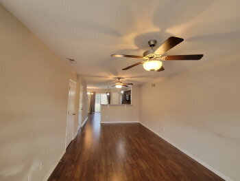 Building Photo - Spacious 2BR Townhome Close to Nashville & Local Amenities