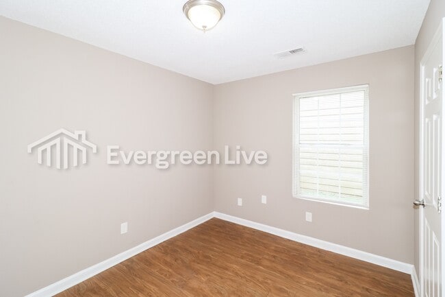 Building Photo - 4855 Royal Run Dr