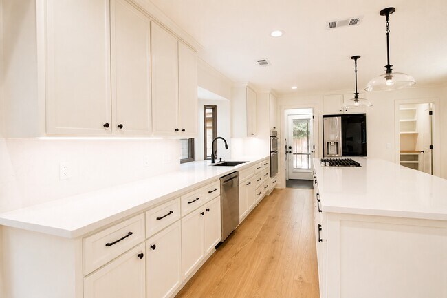 Building Photo - 15 Mallard Glen Pl