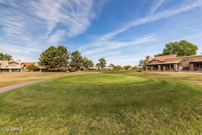 Building Photo - 4106 E Sunnyside Dr