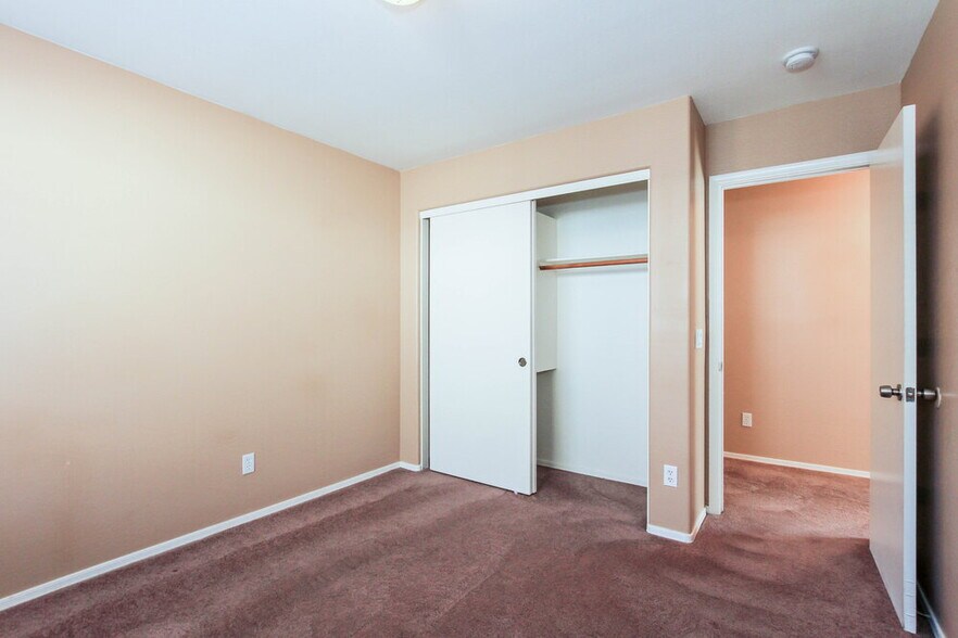 Building Photo - 6625 W Gross Ave