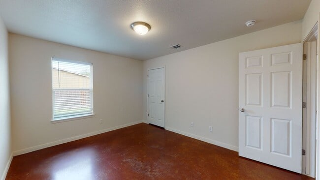 Building Photo - ALL STAINED CONCRETE FLOORING DUPLEX IN HA...