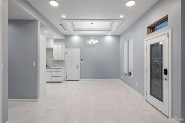 Building Photo - 14 Fitzgerald St