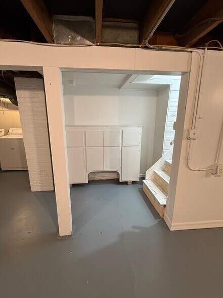 Building Photo - 903 Grandview Ave