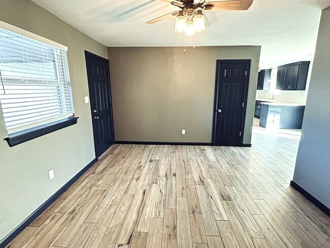 Building Photo - 2114 Allenhurst St