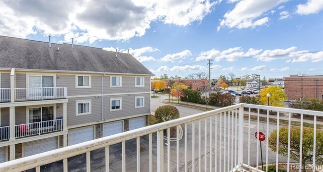 Building Photo - 116 Saber Way