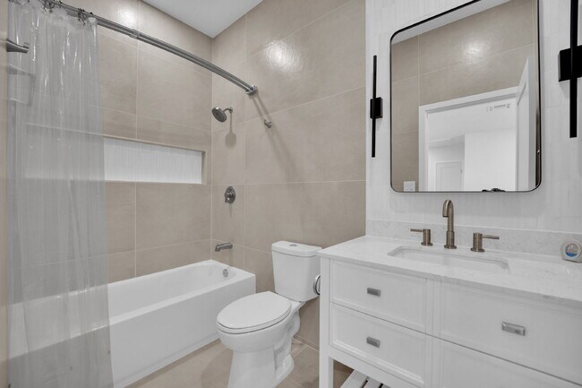 Building Photo - Beautifully updated 3-bedroom, 2-bath sing...