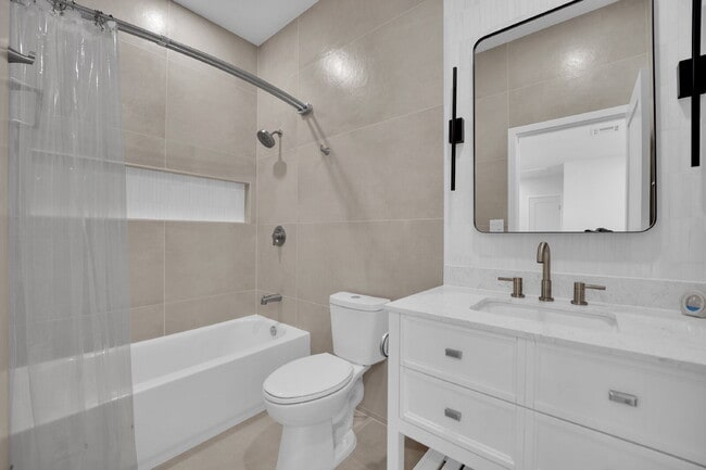 Building Photo - SIGN YOUR LEASE BY 1.31.26 AND RECEIVE THE FIRST 2 WEEKS RENT FREE!! Beautifully updated 3-bedroo...