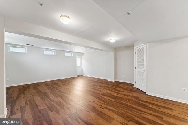 Building Photo - 12300 Sweetbriar Pl