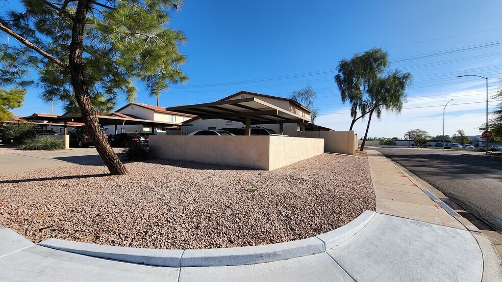 Great Corner Location - 6131 E Greenway St