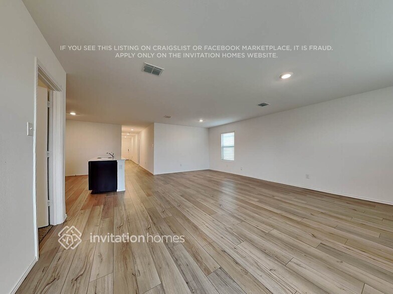 Building Photo - 512 Autumnwood Way