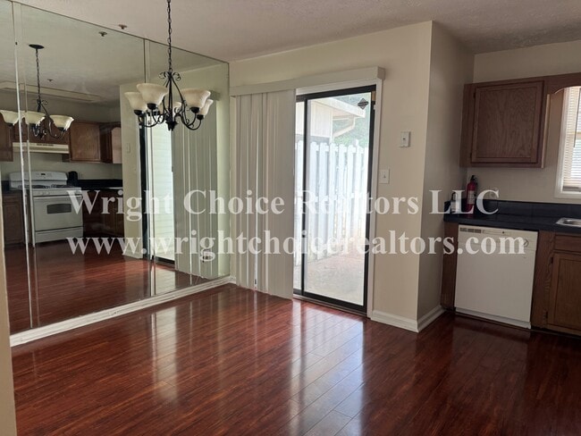 Building Photo - 2256 Wellington Cir