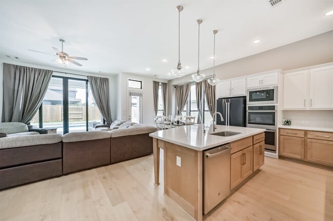Building Photo - 16911 Lupine Mdw Ln