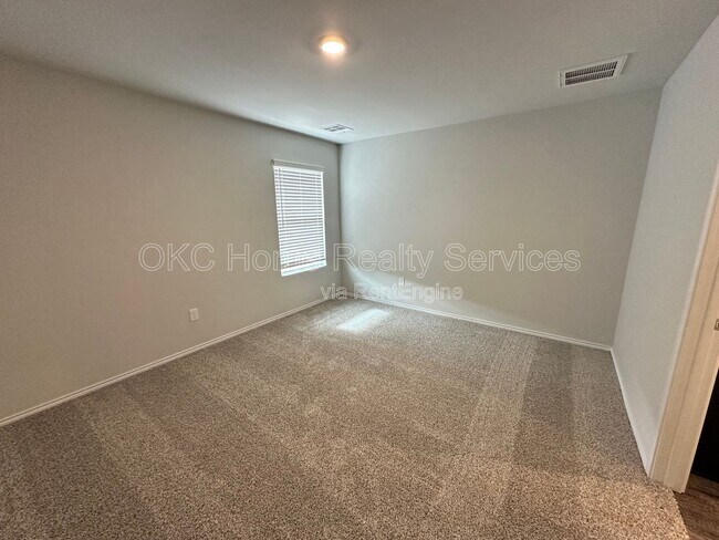 Building Photo - 618 SW 119th St