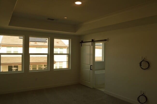 Building Photo - 477 Gold Coast Rd