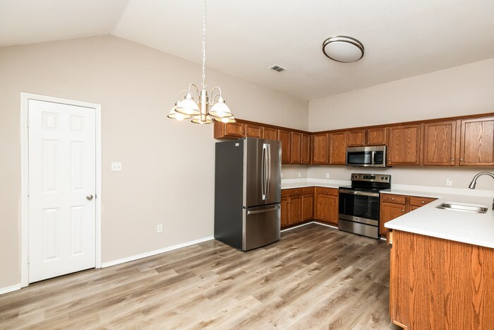 Building Photo - 420 Heritage Dr