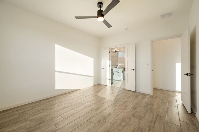 Building Photo - 5017 Misty Wood Ln
