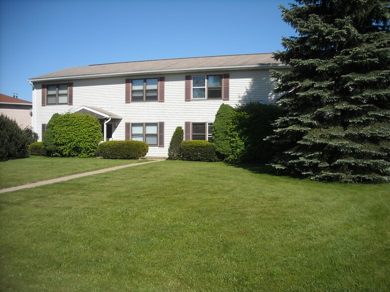 Front View - 845 Red Oak Trl
