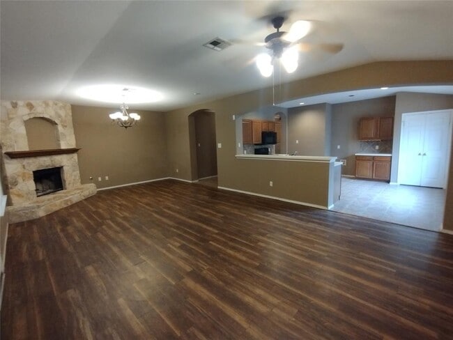 Building Photo - 136 Trinity Dr