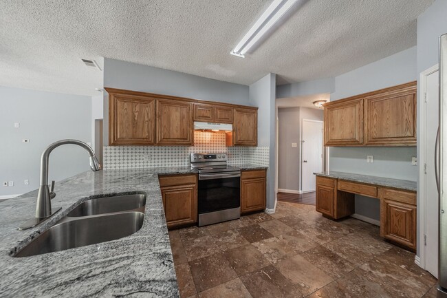 Building Photo - Spacious single-story 4-bedroom, 2-bath home in Arlington, Mansfield ISD