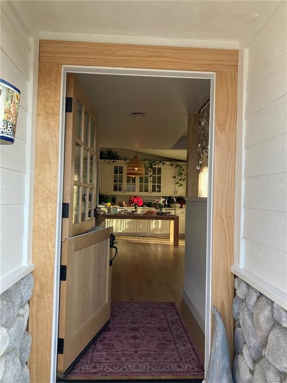 Building Photo - 851 St Clair St