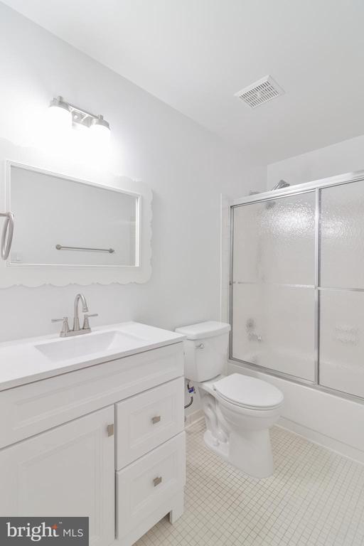Building Photo - 8748 Ridge Hollow Ct